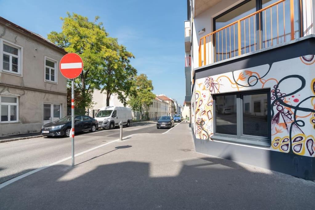 Neu Und Hell In Zentraler Ruhelage Mit Parkplatz Lejlighed Wien Eksteriør billede