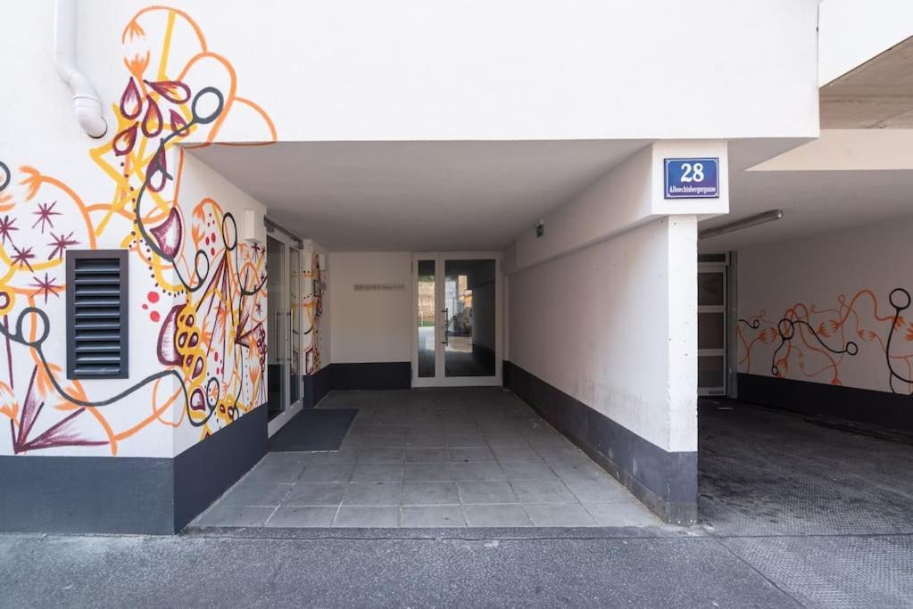 Neu Und Hell In Zentraler Ruhelage Mit Parkplatz Lejlighed Wien Eksteriør billede