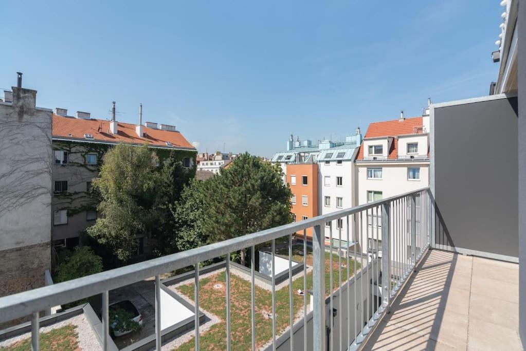 Neu Und Hell In Zentraler Ruhelage Mit Parkplatz Lejlighed Wien Eksteriør billede