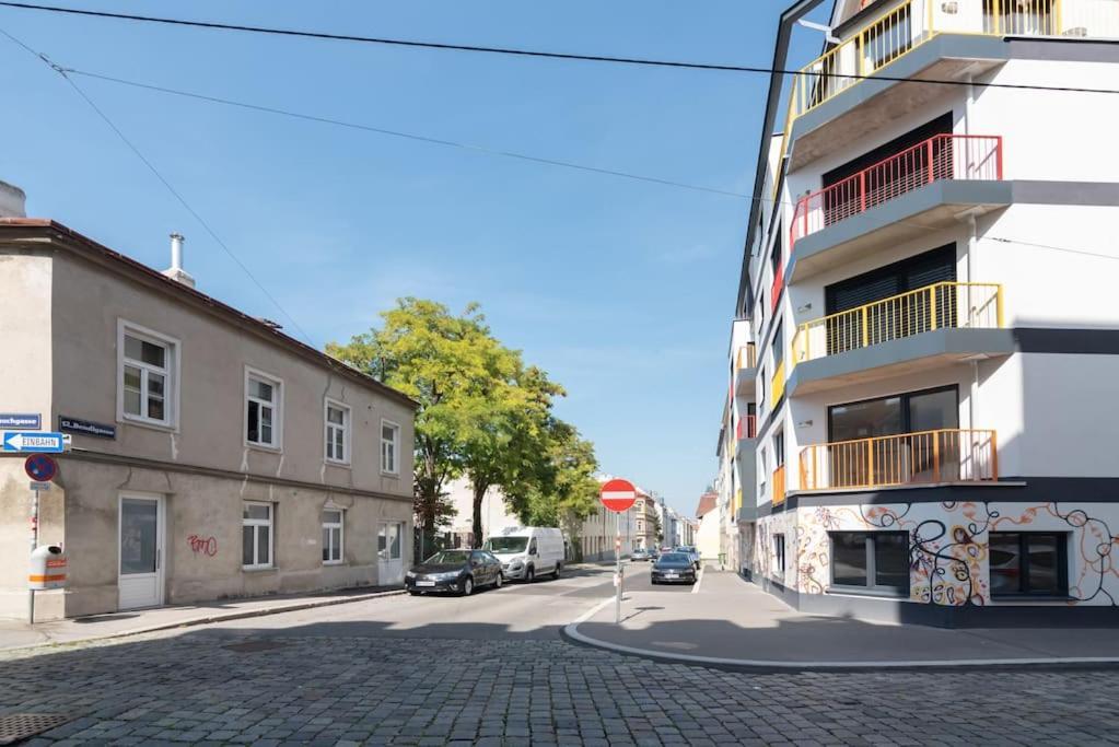 Neu Und Hell In Zentraler Ruhelage Mit Parkplatz Lejlighed Wien Eksteriør billede