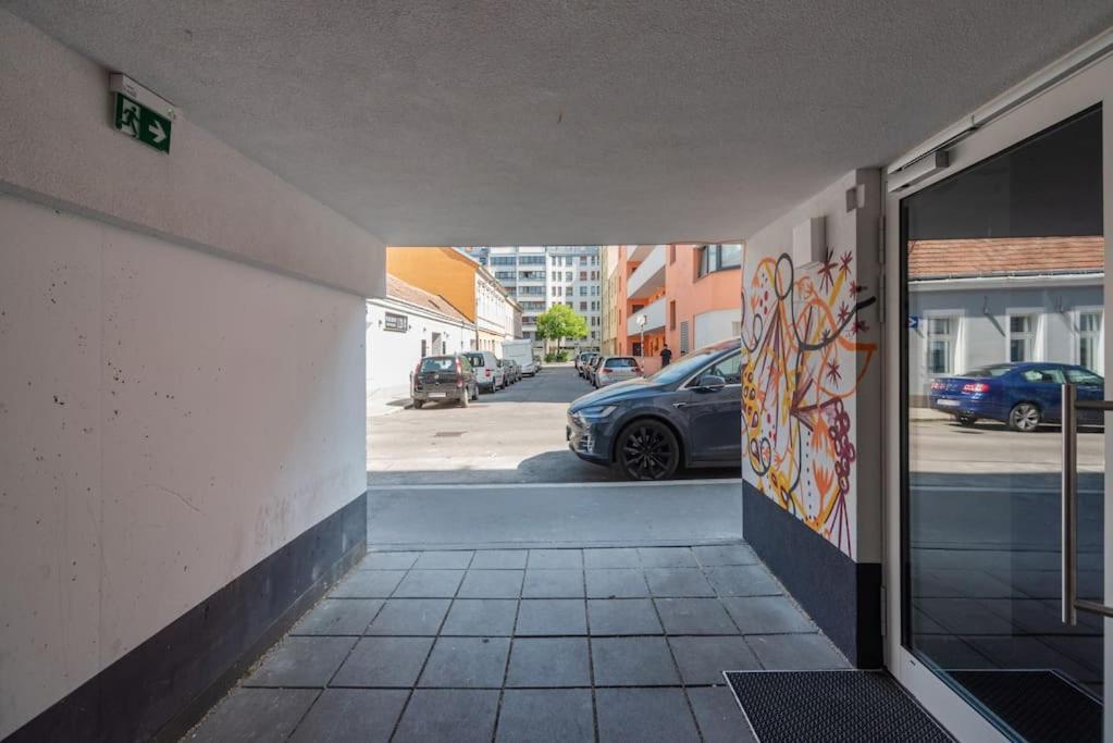 Neu Und Hell In Zentraler Ruhelage Mit Parkplatz Lejlighed Wien Eksteriør billede