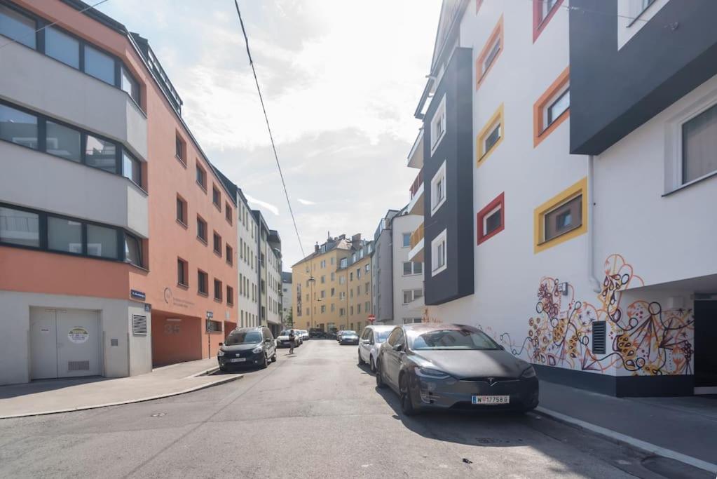 Neu Und Hell In Zentraler Ruhelage Mit Parkplatz Lejlighed Wien Eksteriør billede